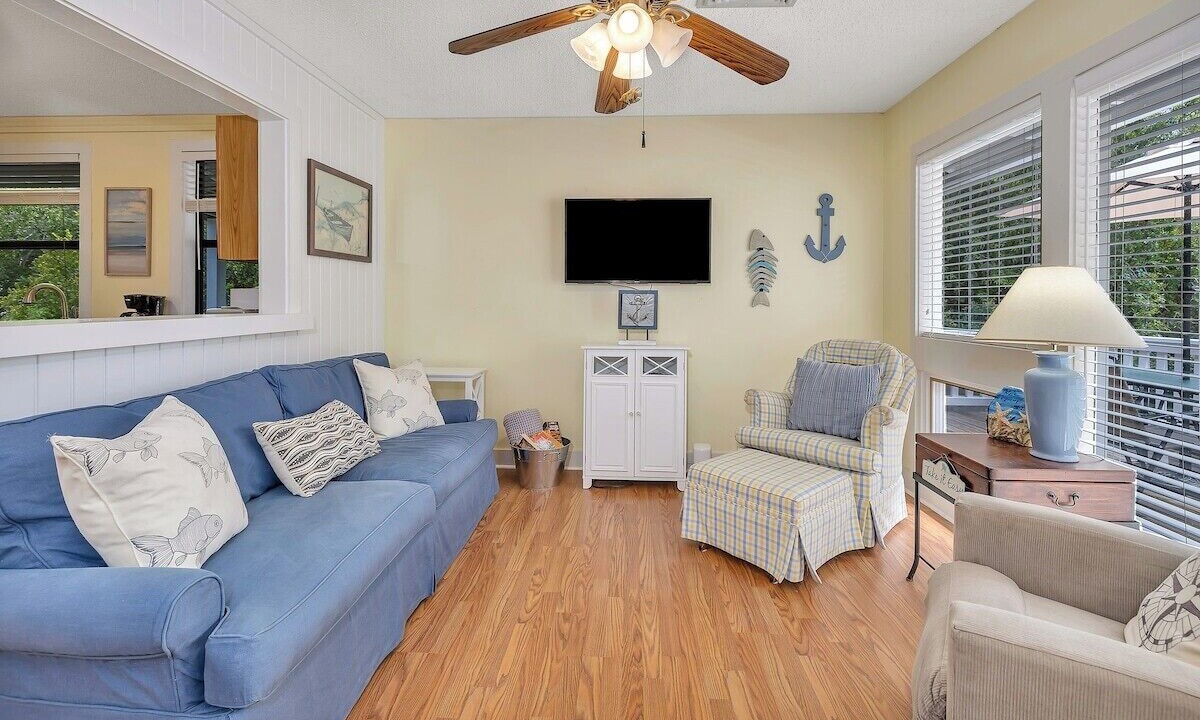 Photo of Livingroom in St. Simons Island