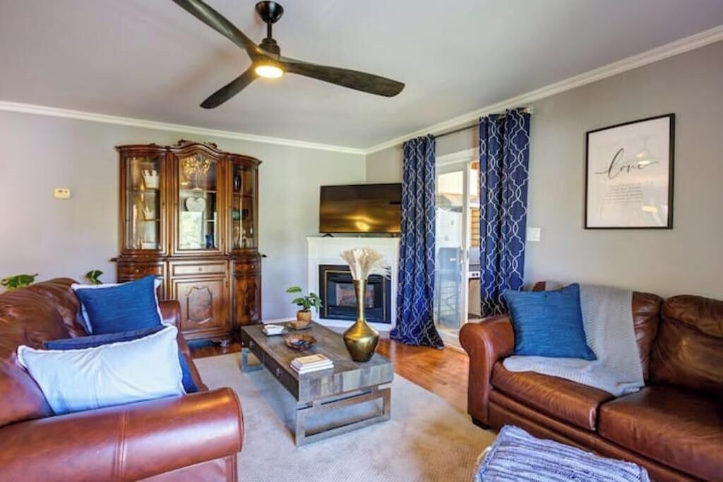 Photo of Livingroom in Wasaga Beach
