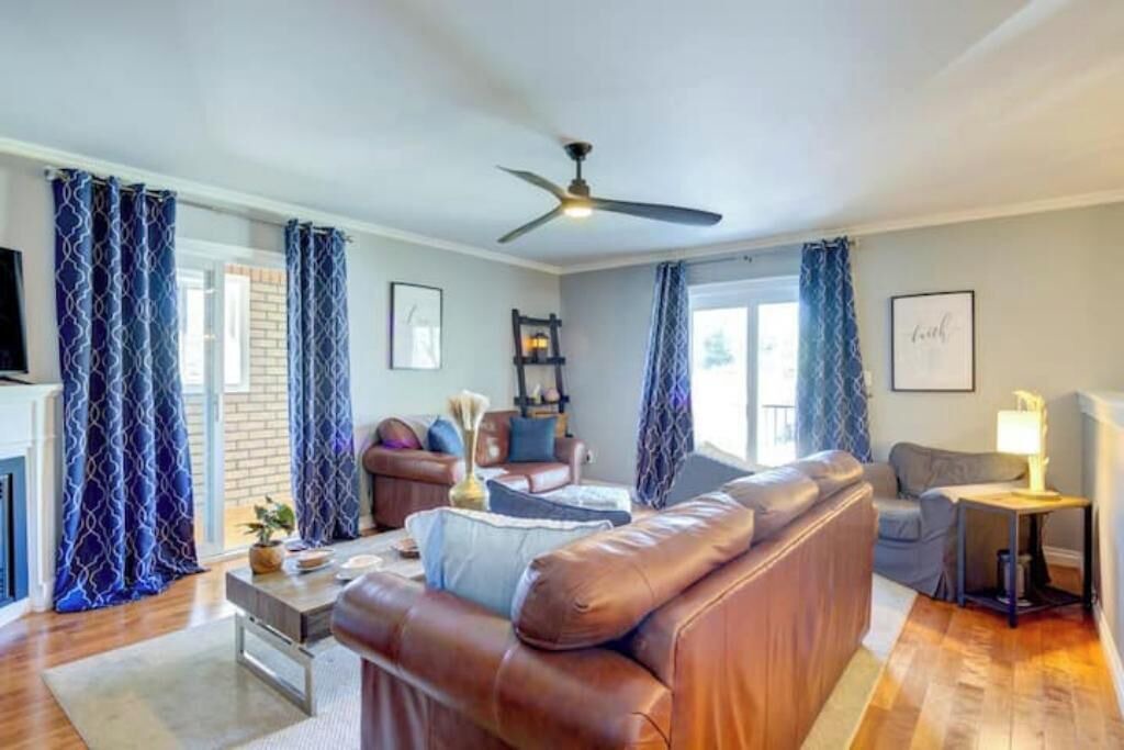 Photo of Livingroom in Wasaga Beach