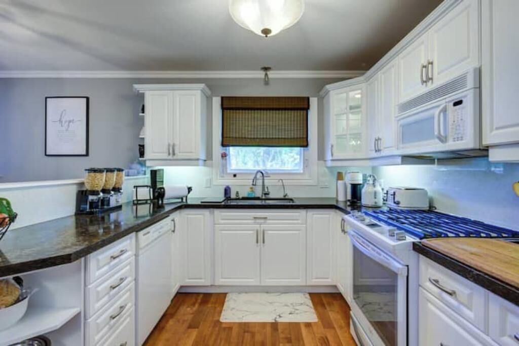 Photo of Kitchen in Wasaga Beach