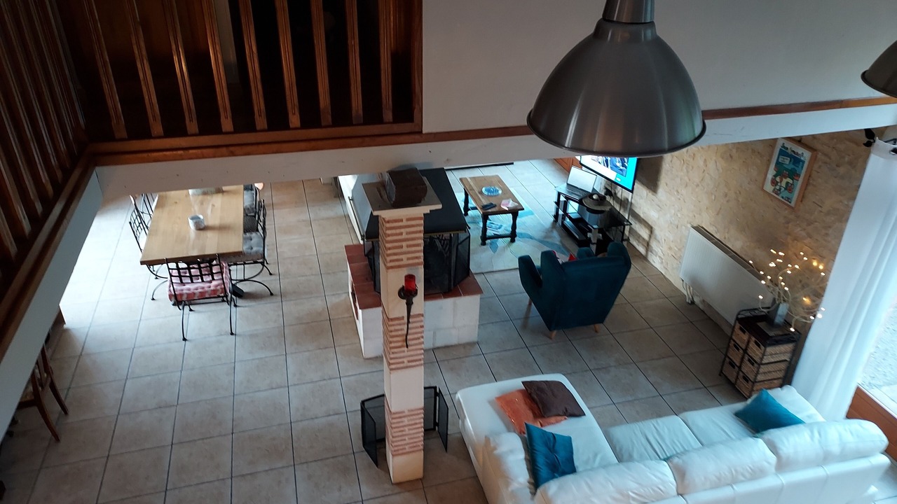 Photo of Livingroom in Thedirac