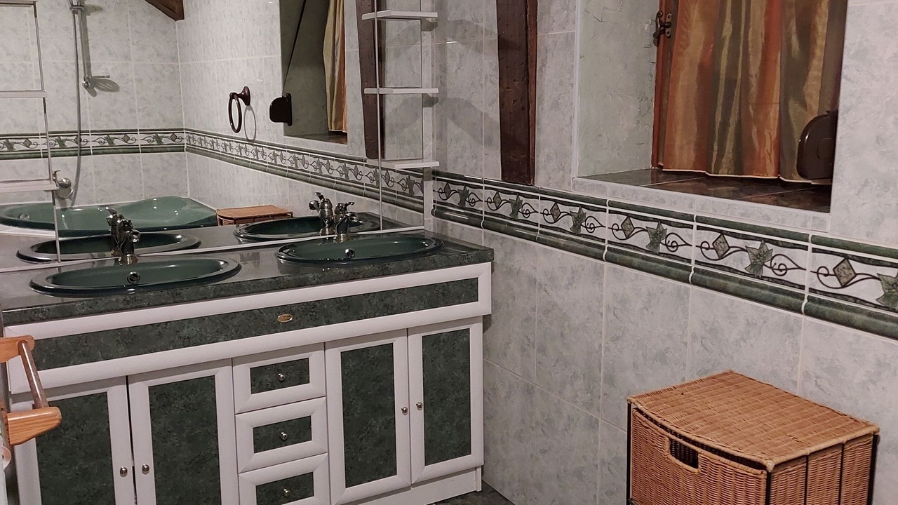 Photo of Bathroom in Thedirac