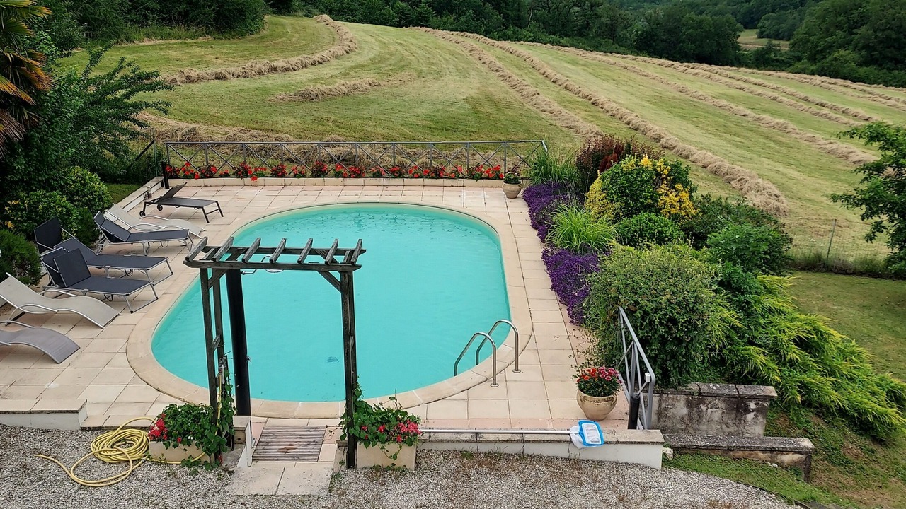 Photo of Outdoor in Thedirac