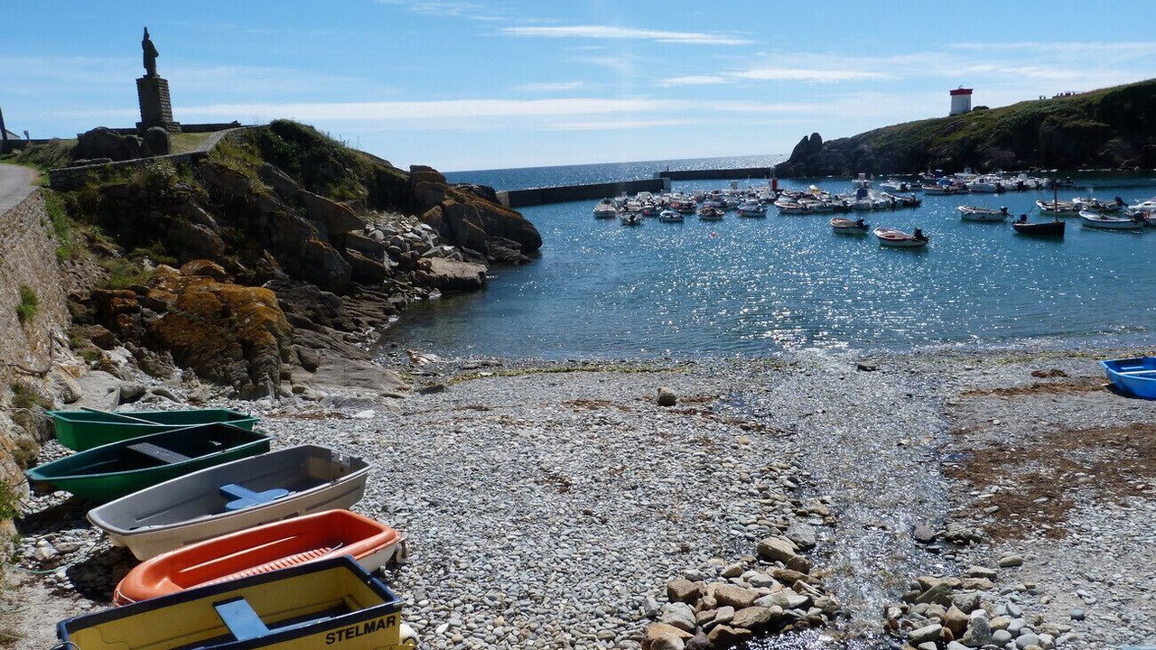 Photo of Others in Esquibien