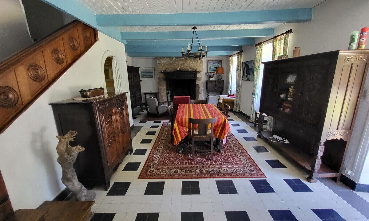 Photo of Others in Esquibien