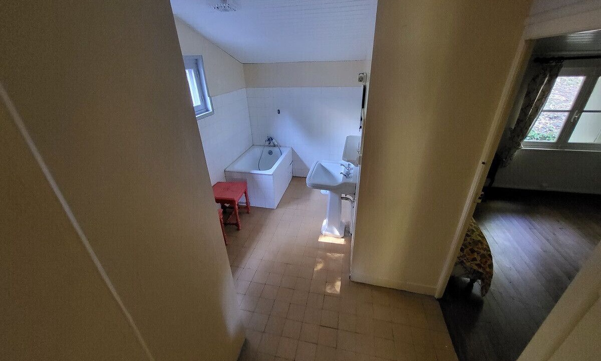 Photo of Bathroom in Esquibien