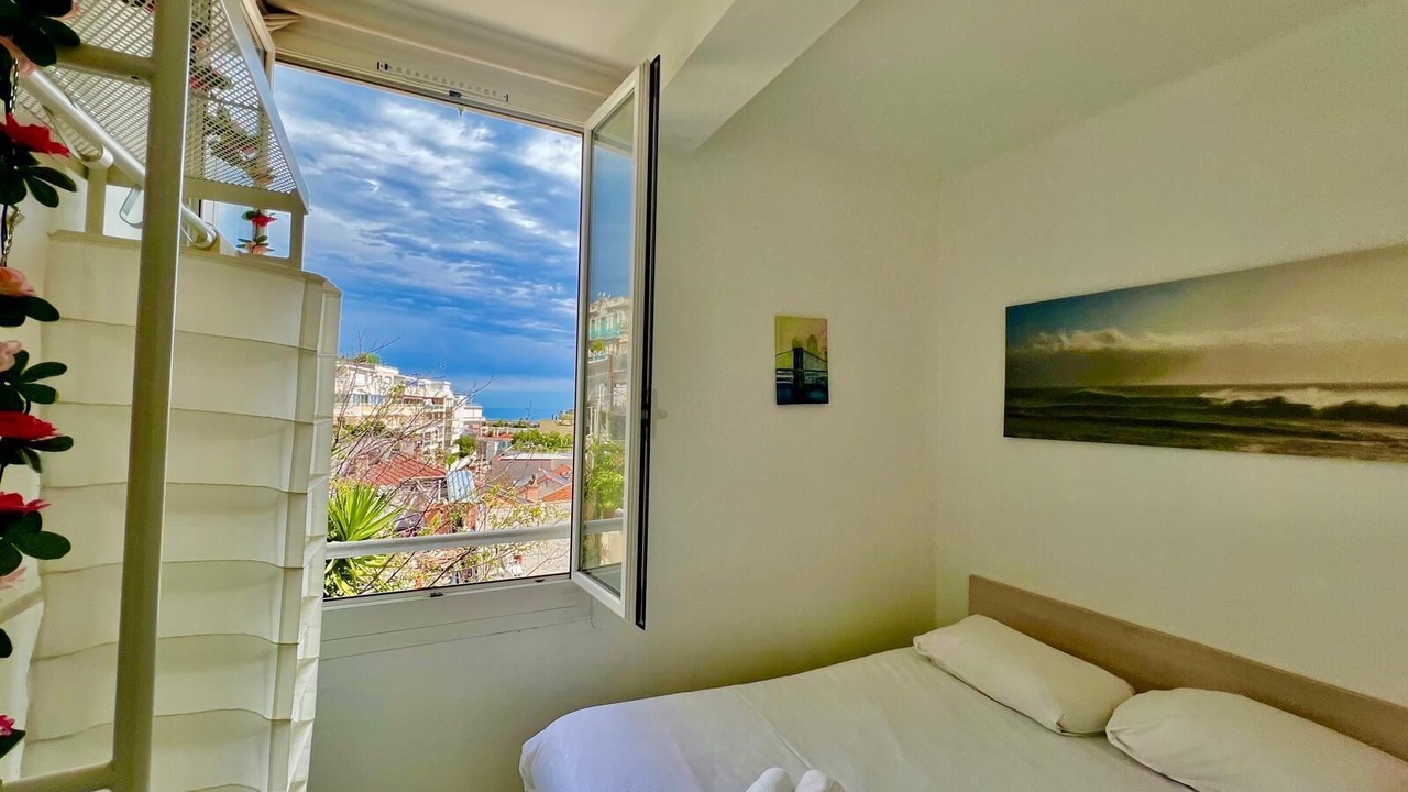 Photo of Bedroom in Beausoleil