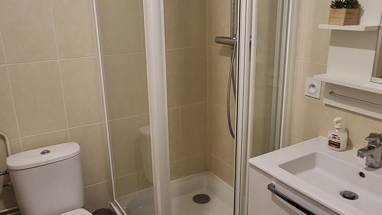 Photo of Bathroom in Jonage