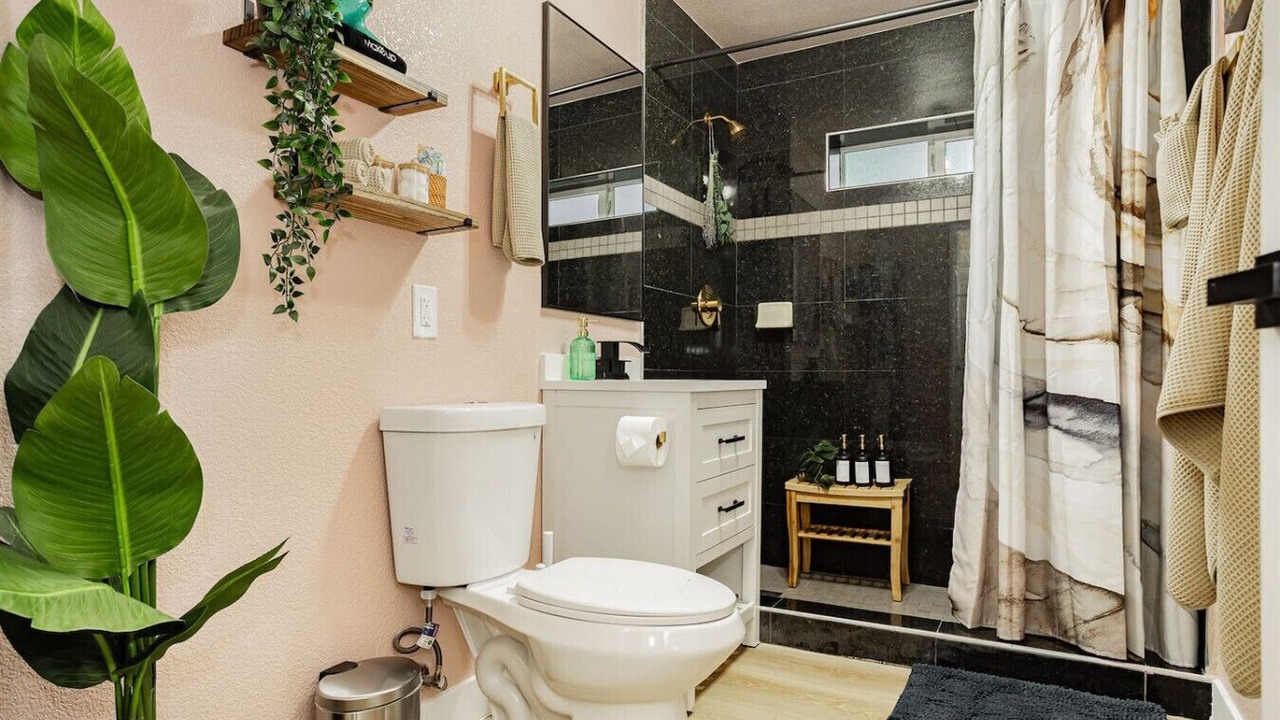 Photo of Bathroom in Gateway District