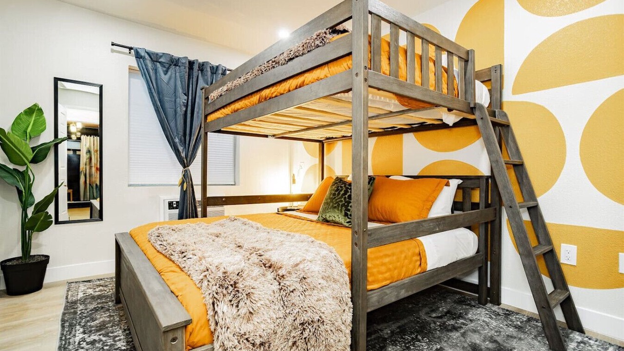 Photo of Bedroom in Gateway District