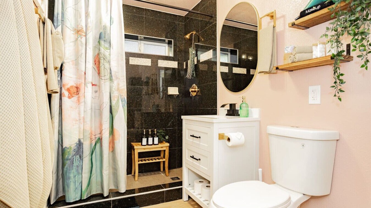 Photo of Bathroom in Gateway District