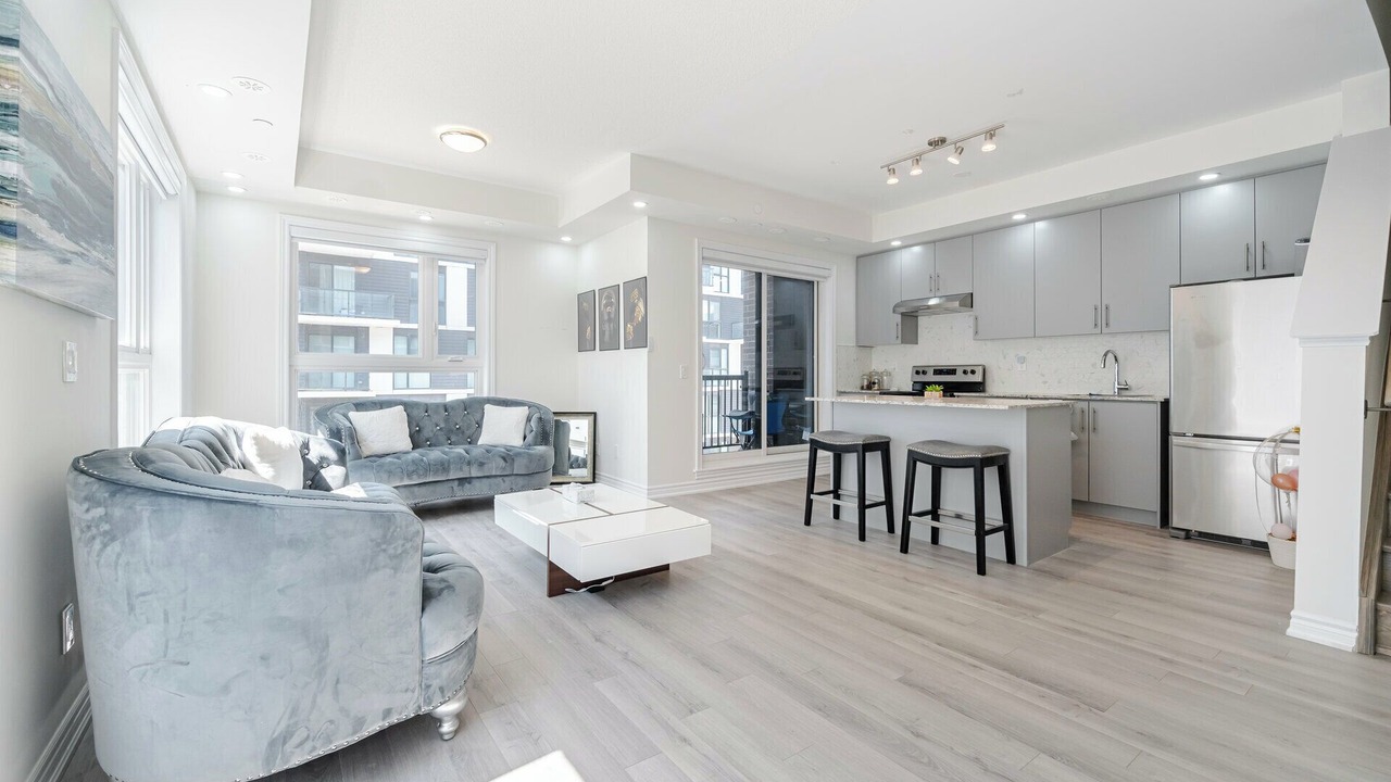 Photo of Livingroom in Oakville