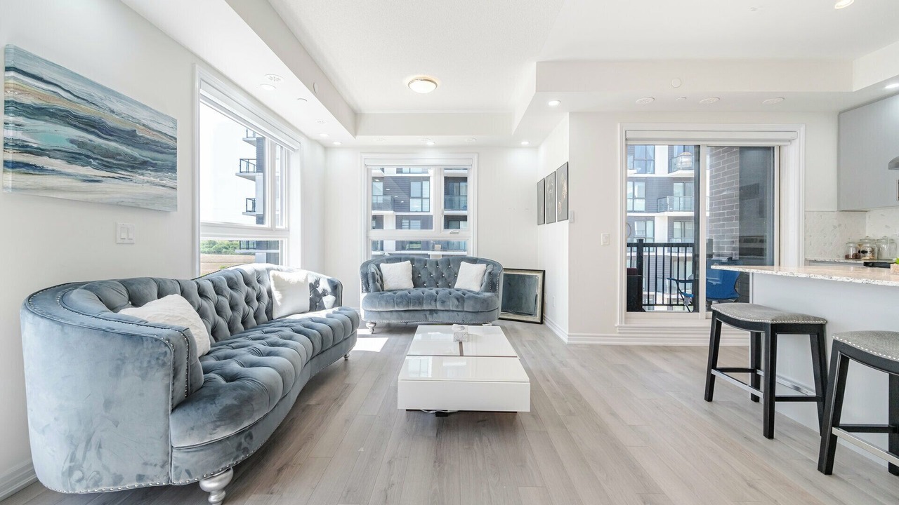 Photo of Livingroom in Oakville