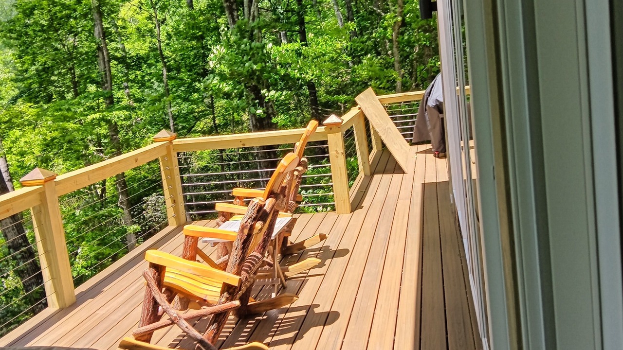 Photo of Patio Balcony in Lake Toxaway