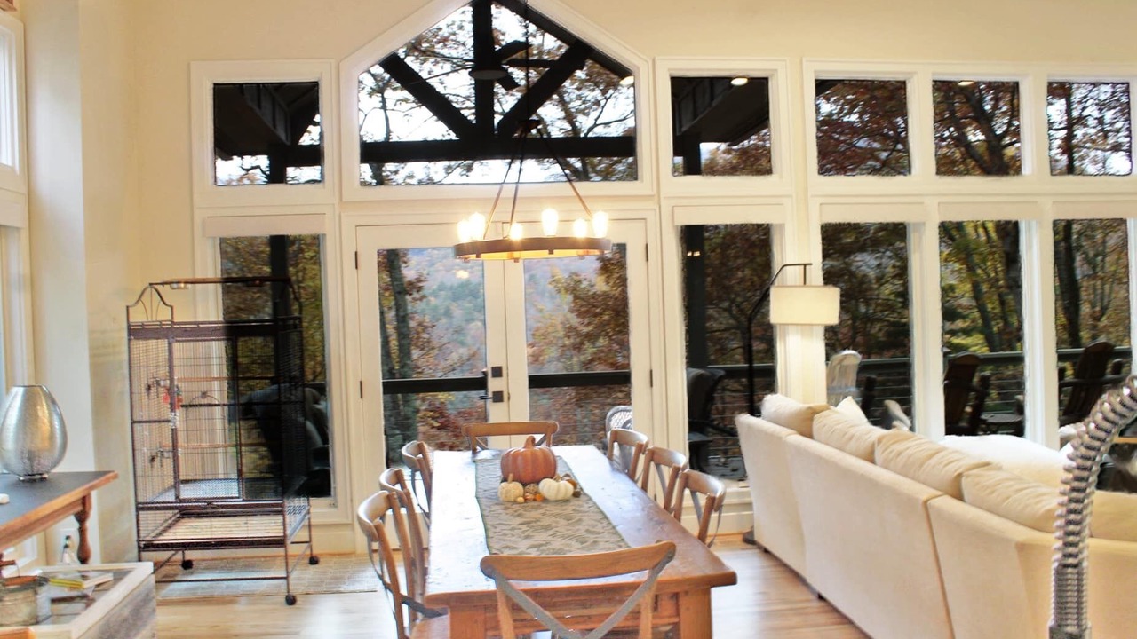 Photo of Bedroom in Lake Toxaway