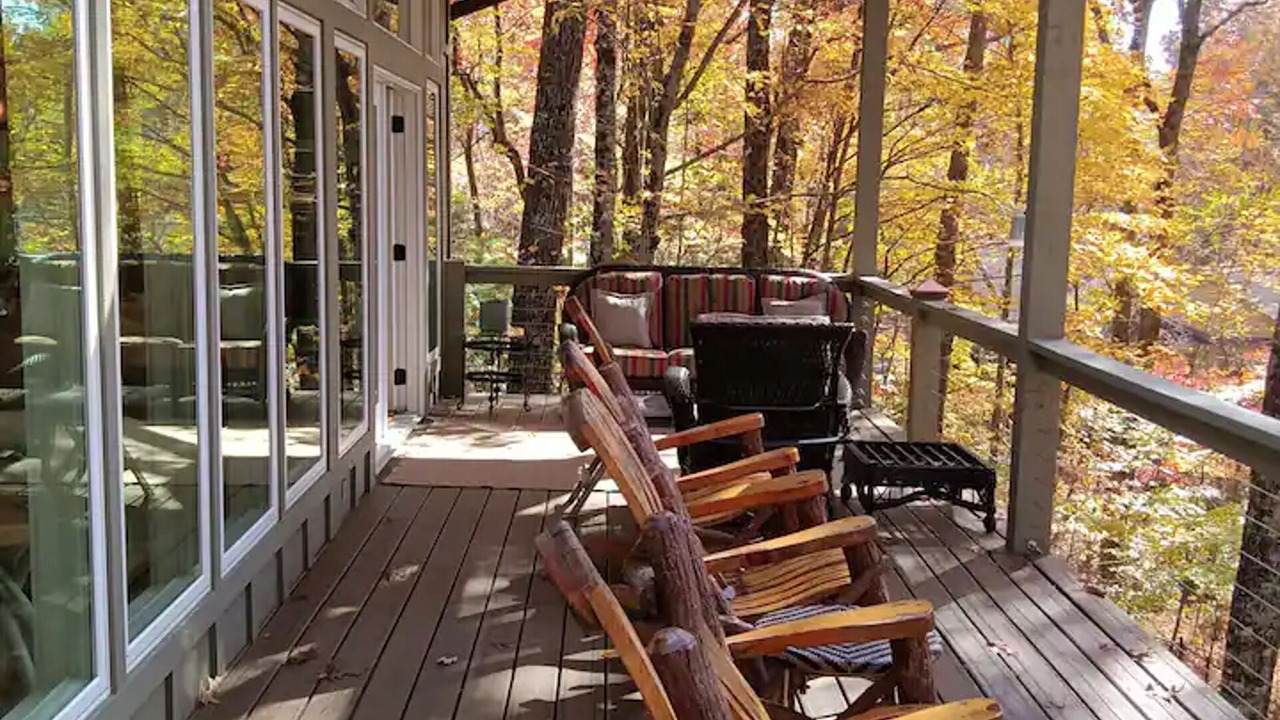 Photo of Patio Balcony in Lake Toxaway
