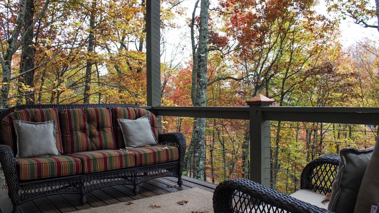 Photo of Patio Balcony in Lake Toxaway