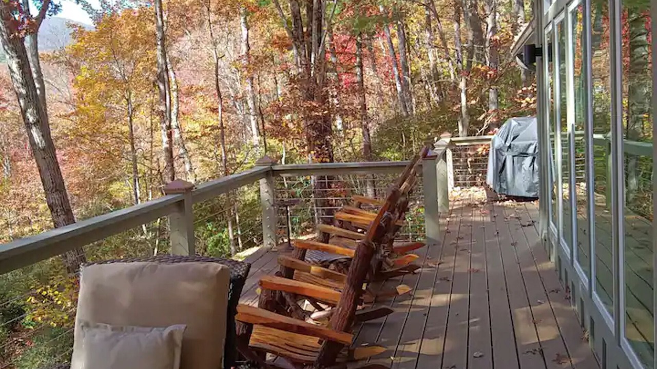 Photo of Patio Balcony in Lake Toxaway