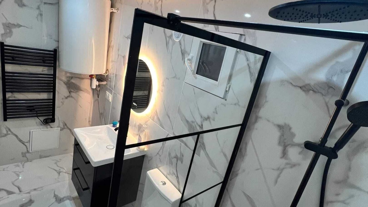 Photo of Bathroom in Le Blanc-Mesnil