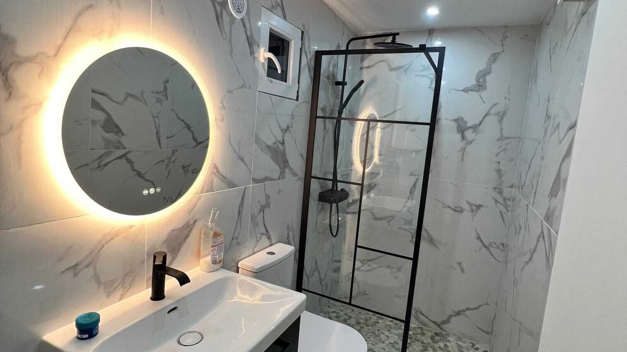 Photo of Bathroom in Le Blanc-Mesnil