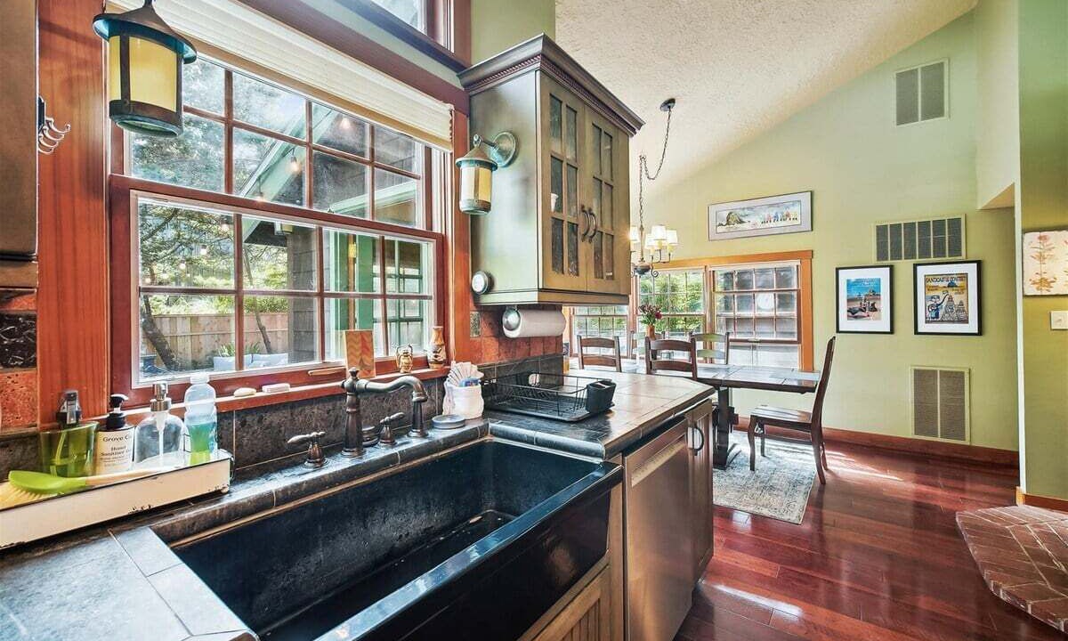 Photo of Others in Downtown Cannon Beach