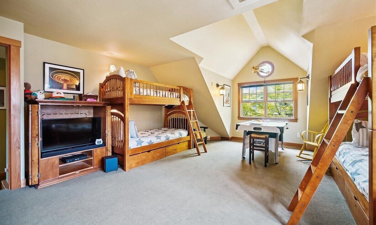 Photo of Others in Downtown Cannon Beach