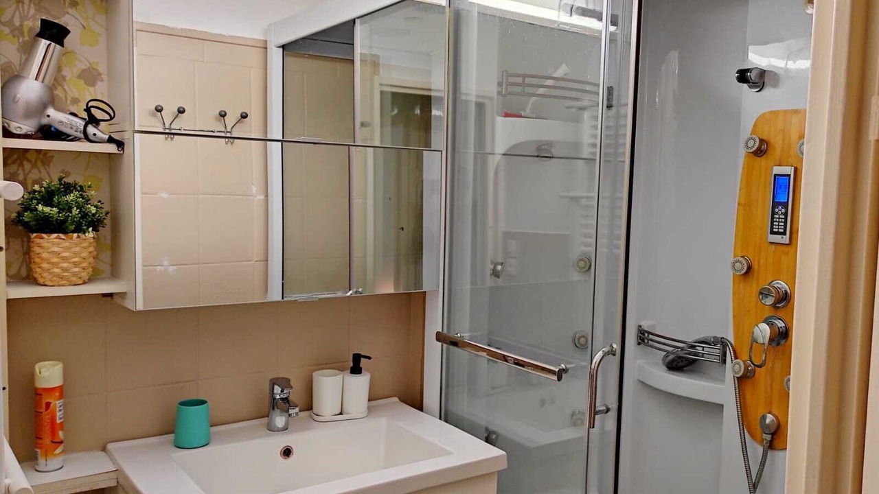 Photo of Bathroom in Mons-en-Baroeul