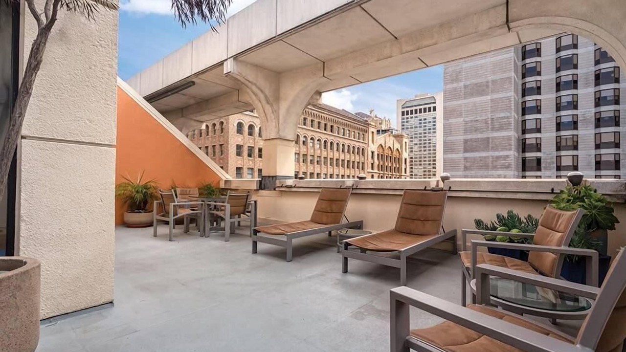 Photo of Outdoor in Theater District