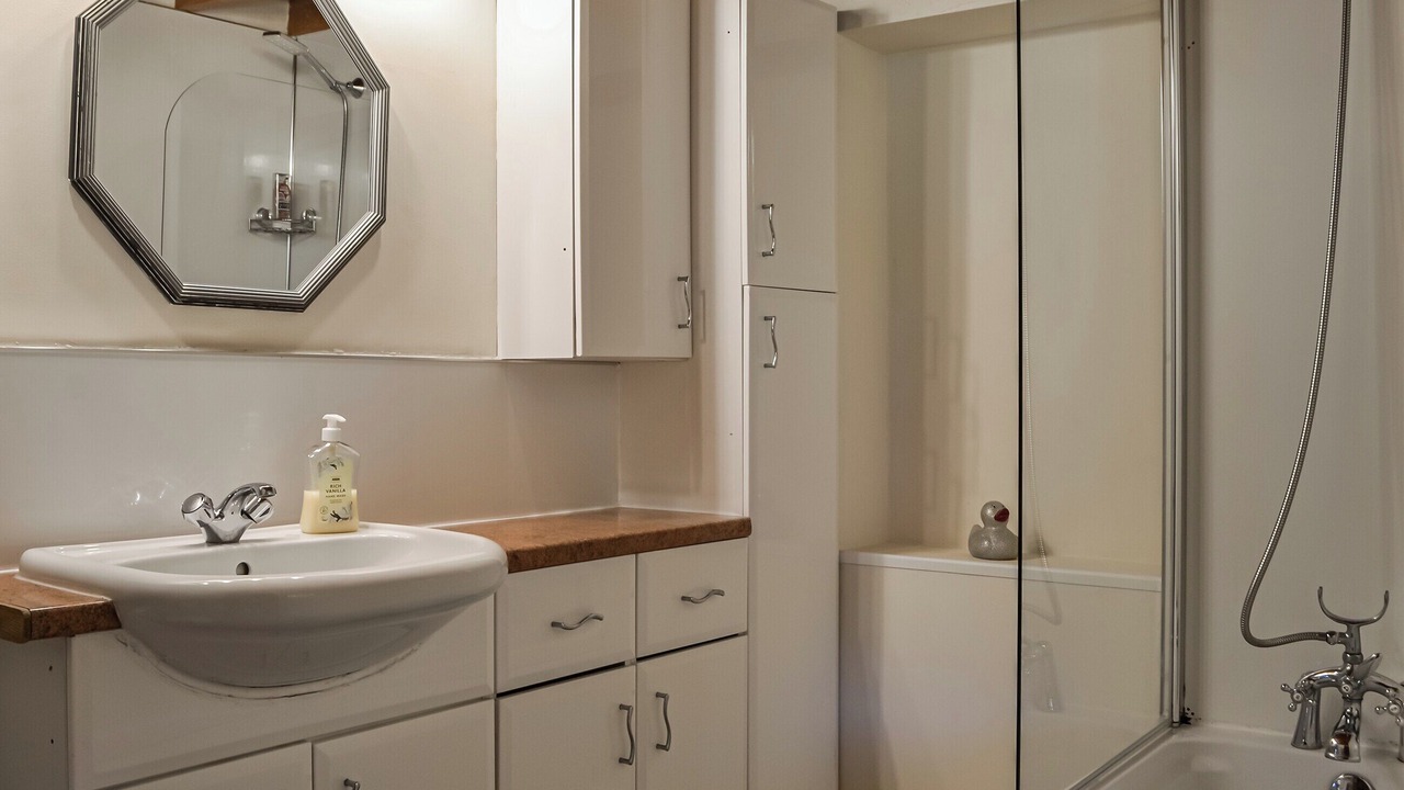 Photo of Bathroom in Wing