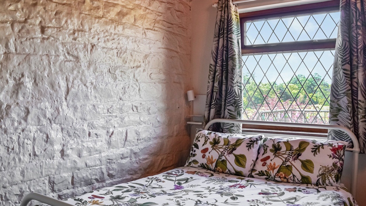 Photo of Others in Wing