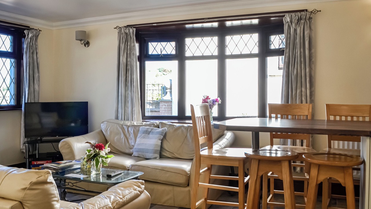 Photo of Others in Wing