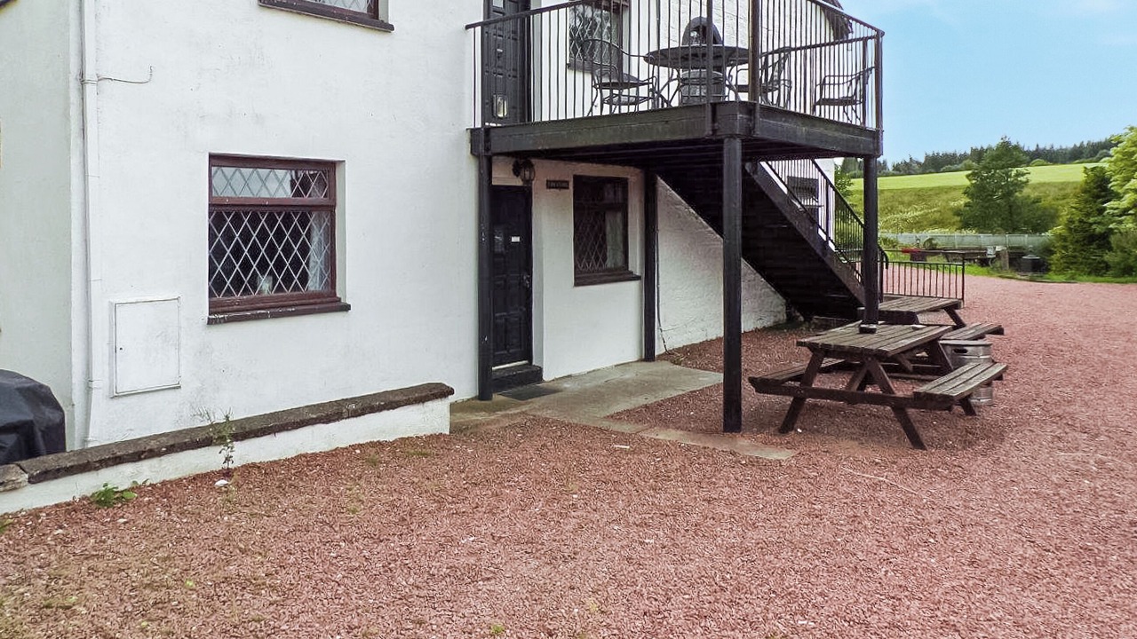 Photo of Outdoor in Wing