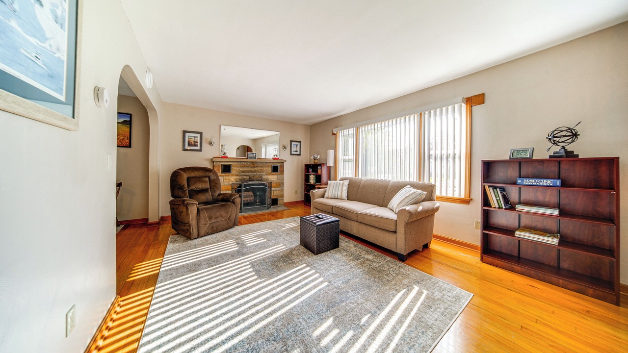 Photo of Livingroom in Ashtabula