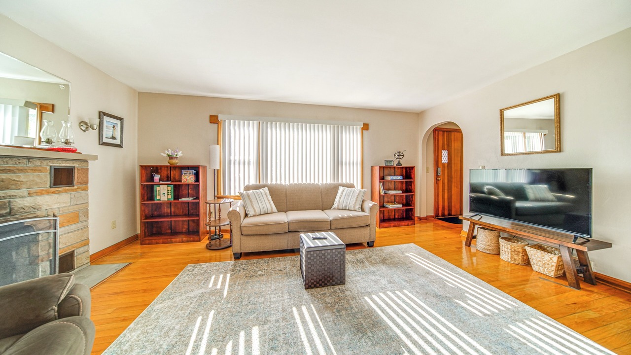 Photo of Livingroom in Ashtabula
