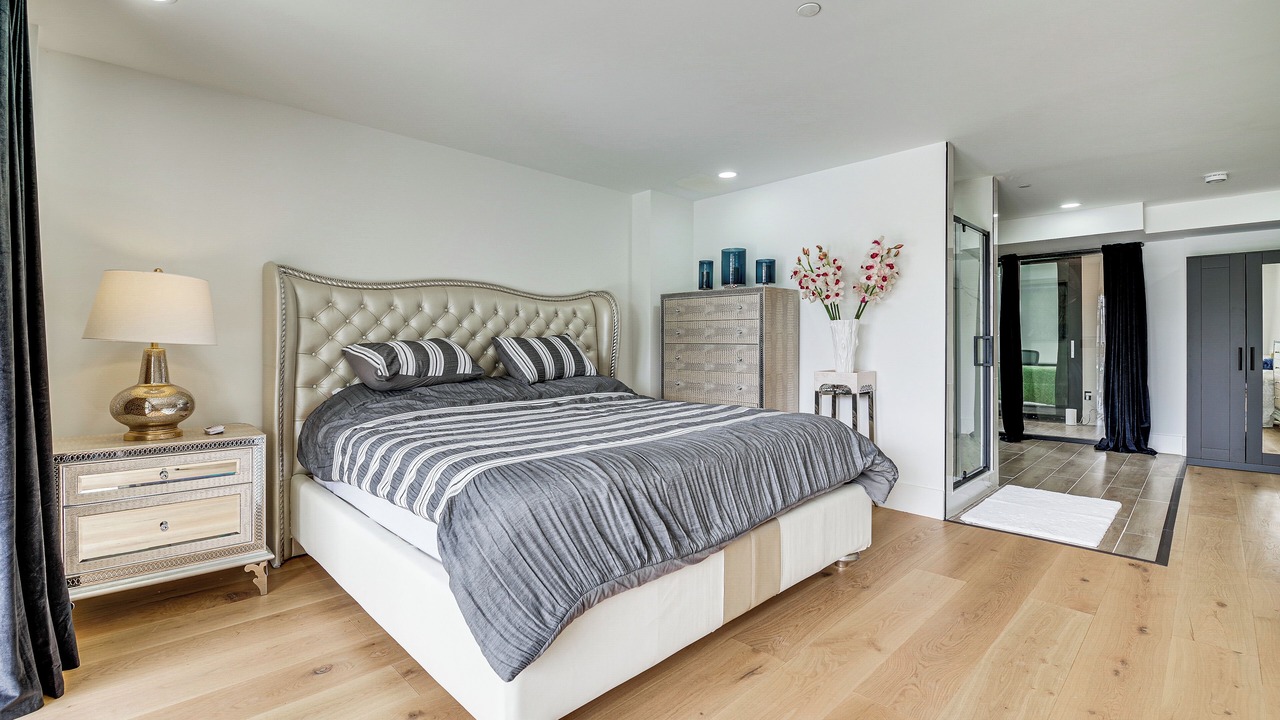 Photo of Bedroom in Martha Lake