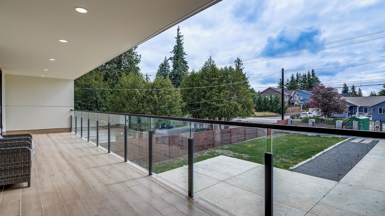 Photo of Patio Balcony in Martha Lake