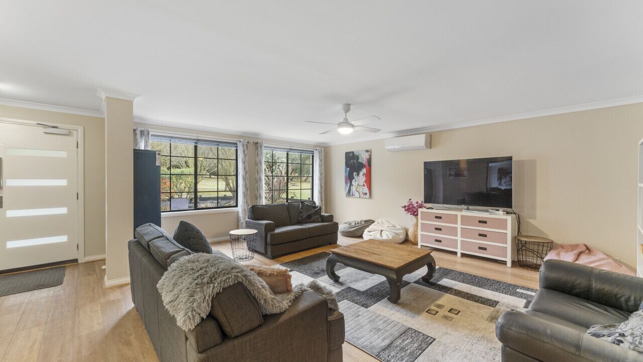 Photo of Livingroom in Magpie