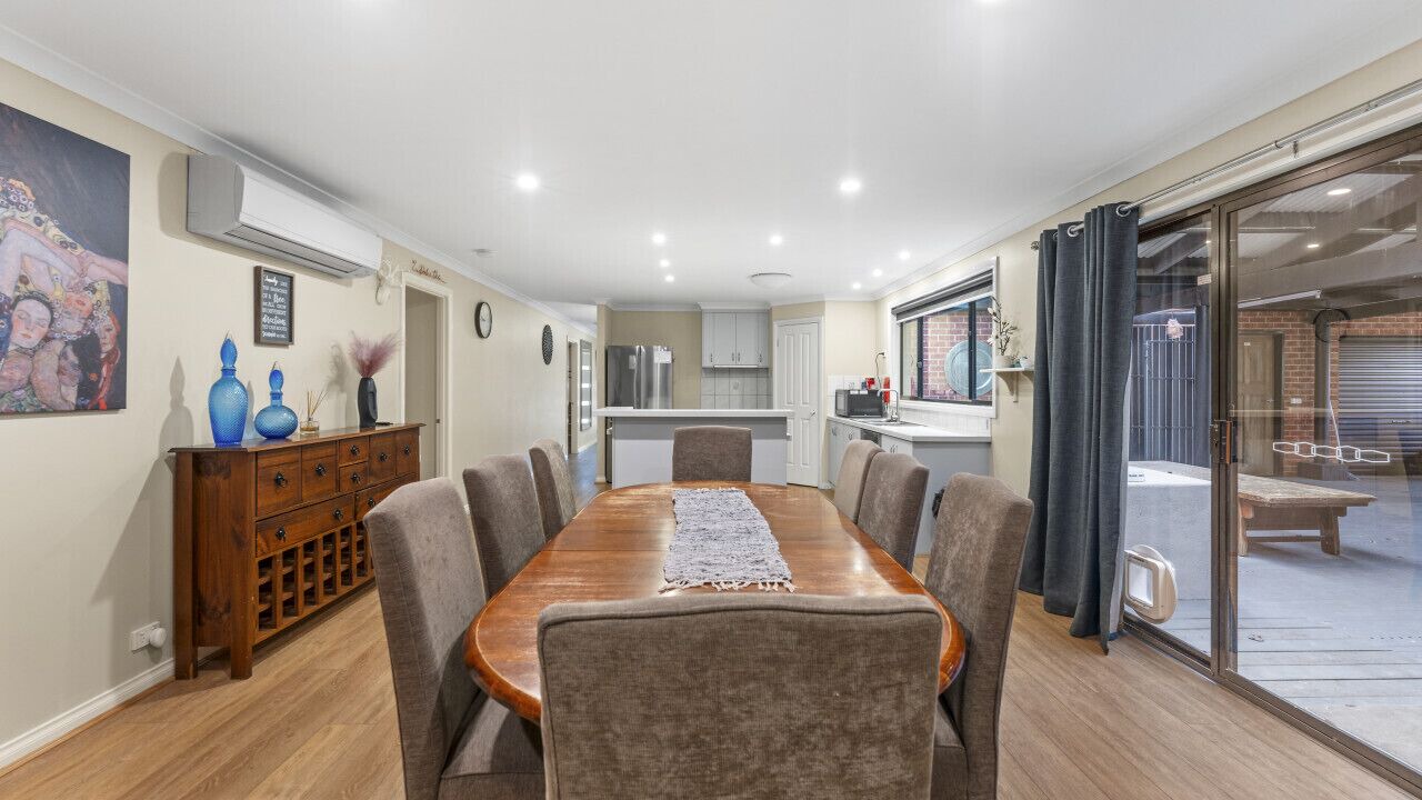 Photo of Others in Magpie