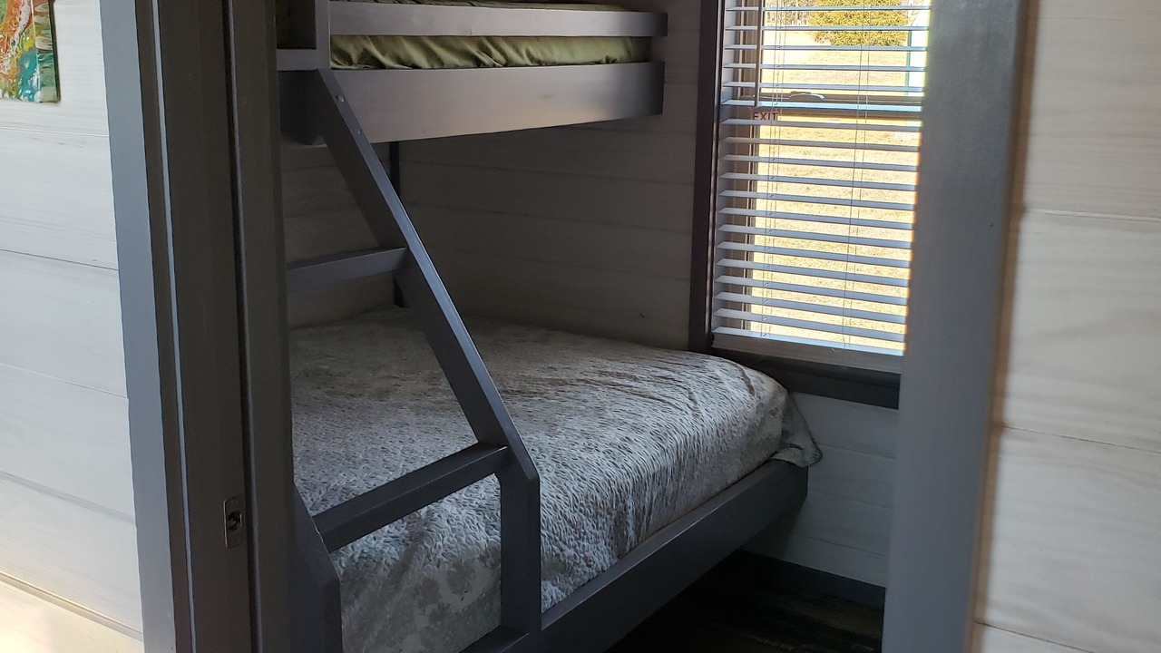 Photo of Bedroom in Mountainburg
