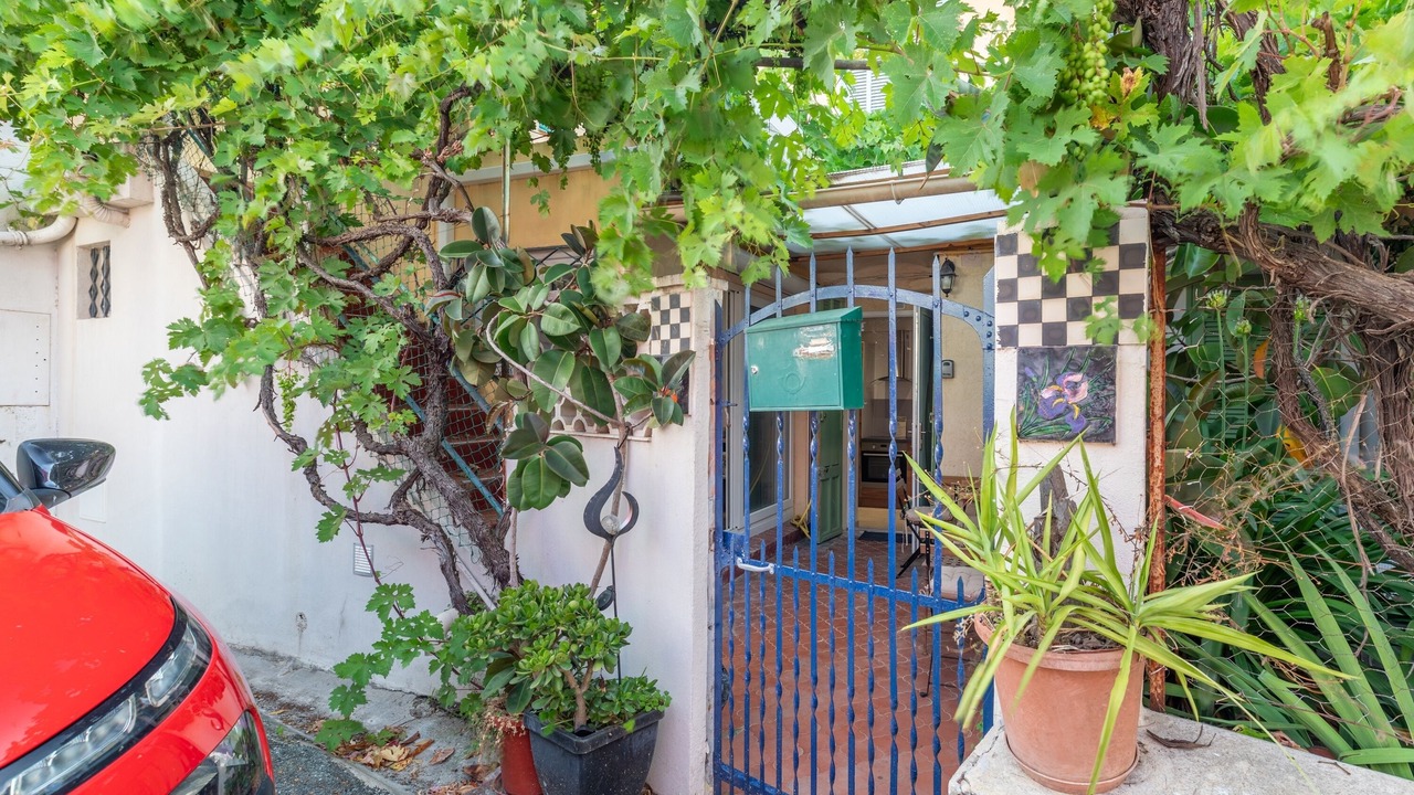 Photo of Outdoor in Prado - Republique