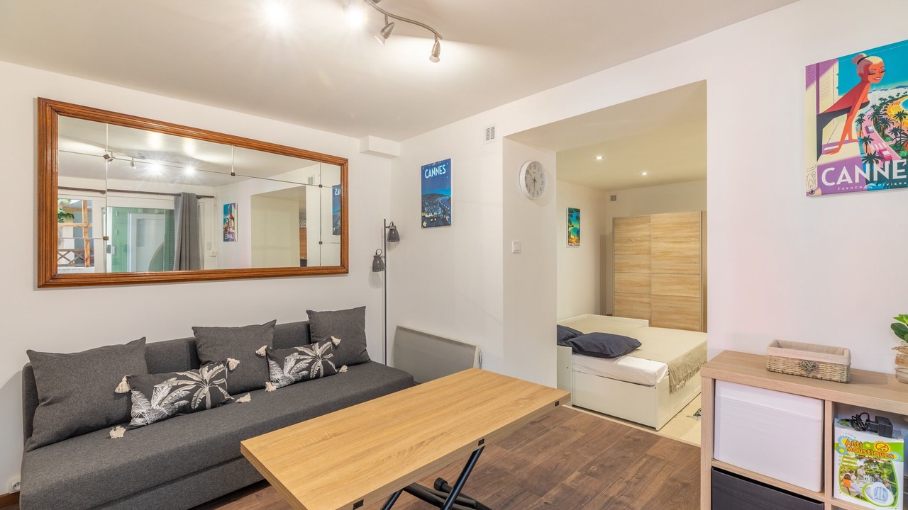 Photo of Bedroom in Prado - Republique