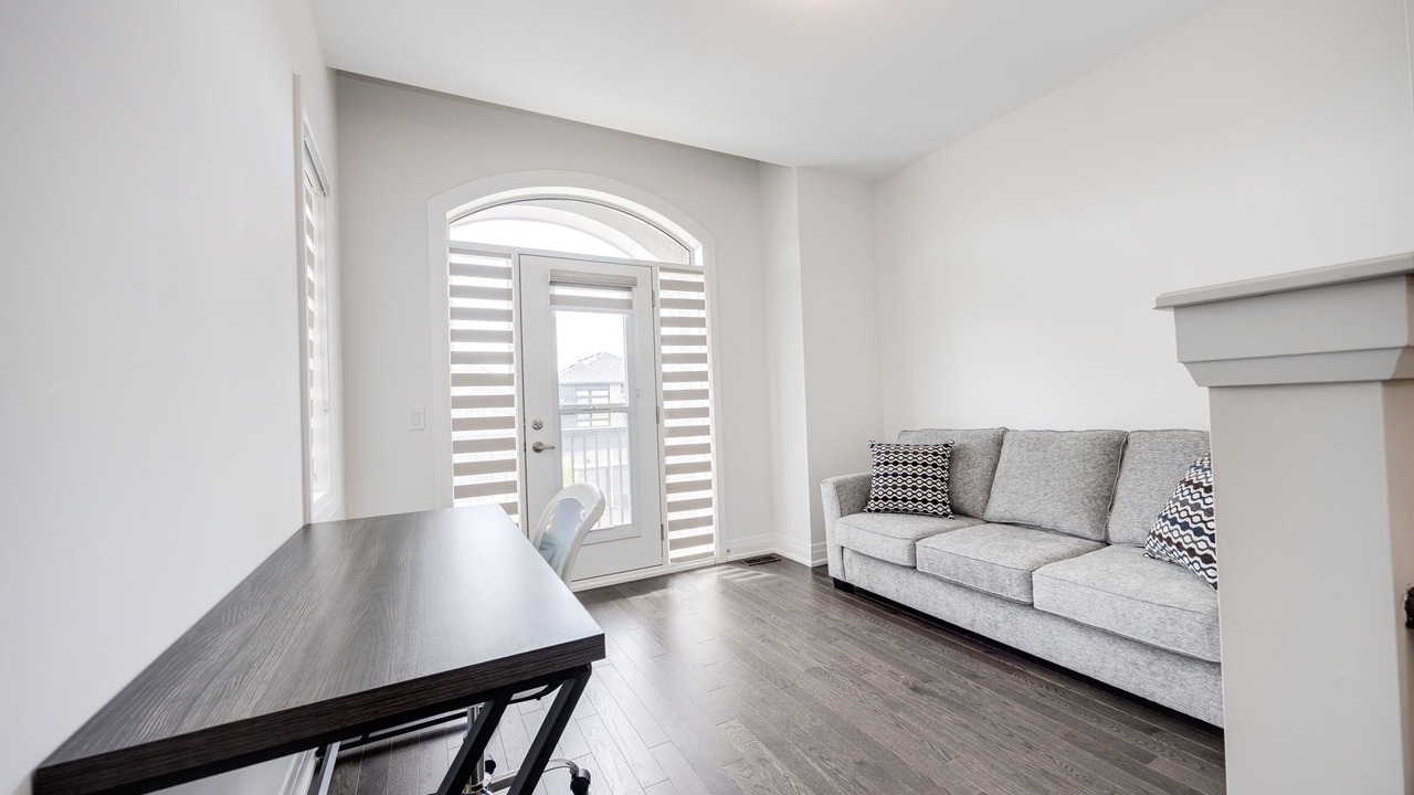 Photo of Livingroom in Brampton
