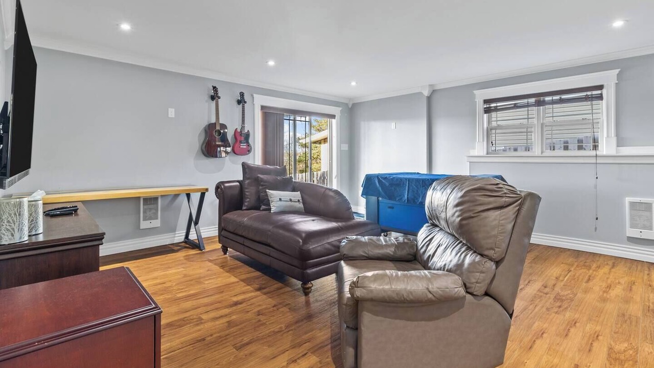 Photo of Livingroom in Terra Nova