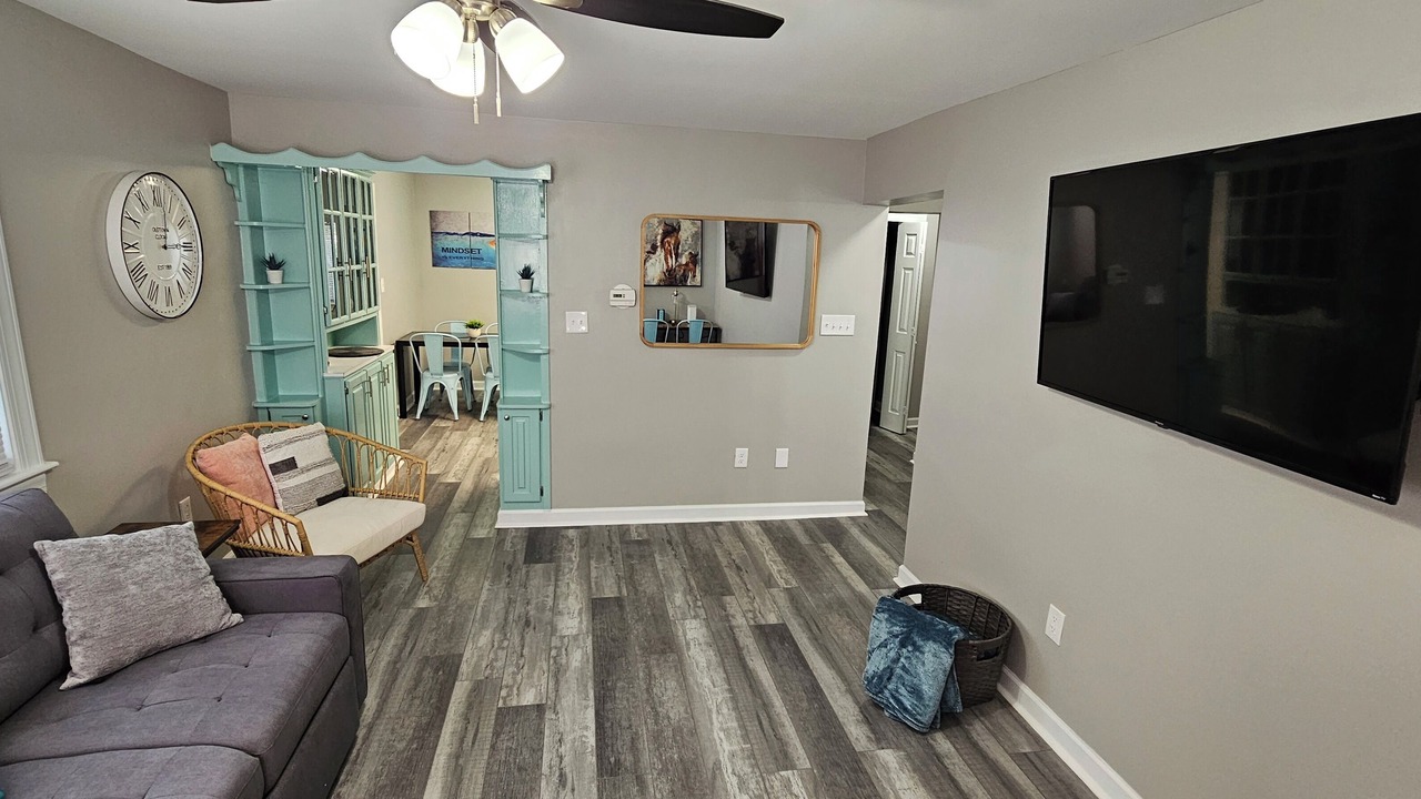 Photo of Livingroom in Buckroe Beach