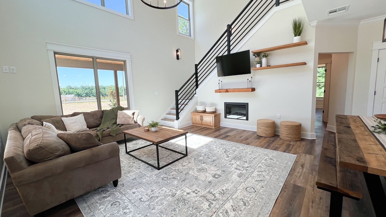 Photo of Livingroom in Calhoun