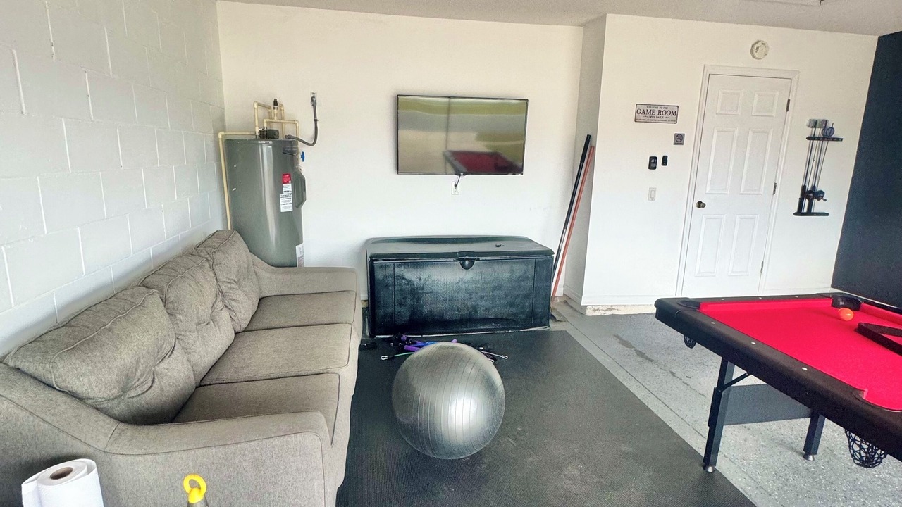 Photo of Livingroom in Eagle Pointe South