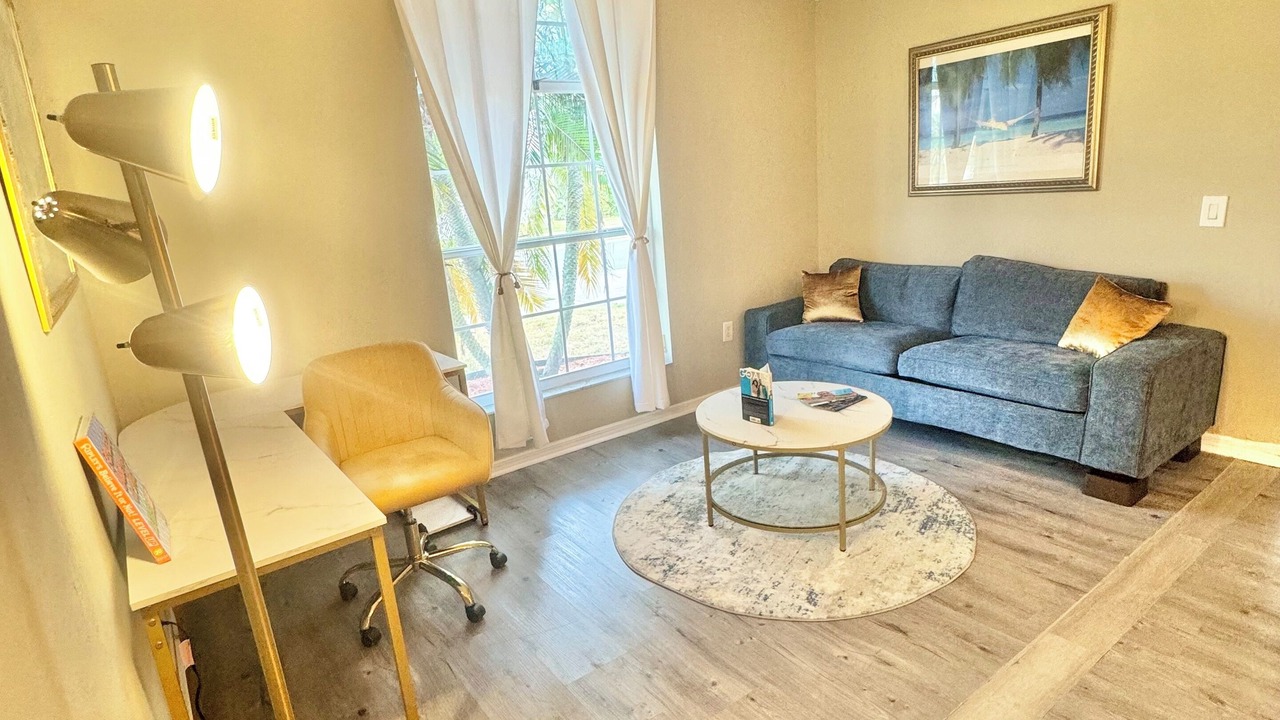 Photo of Livingroom in Eagle Pointe South