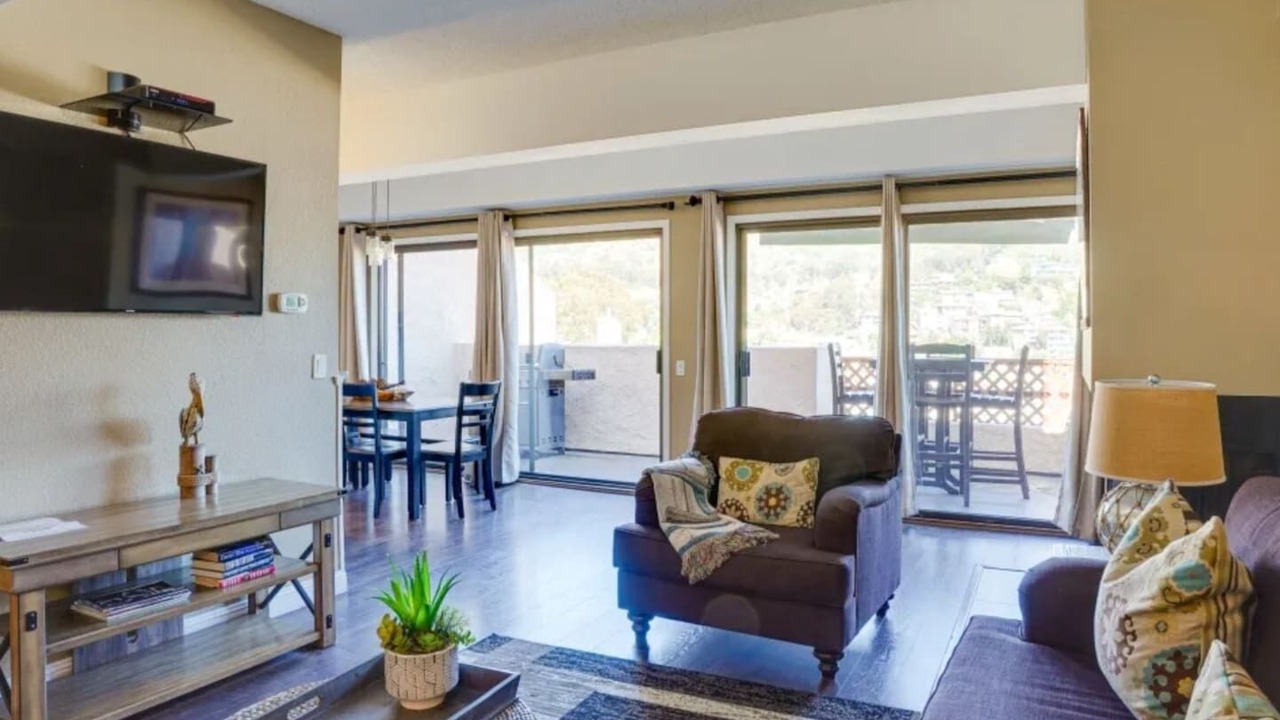 Photo of Livingroom in Avalon