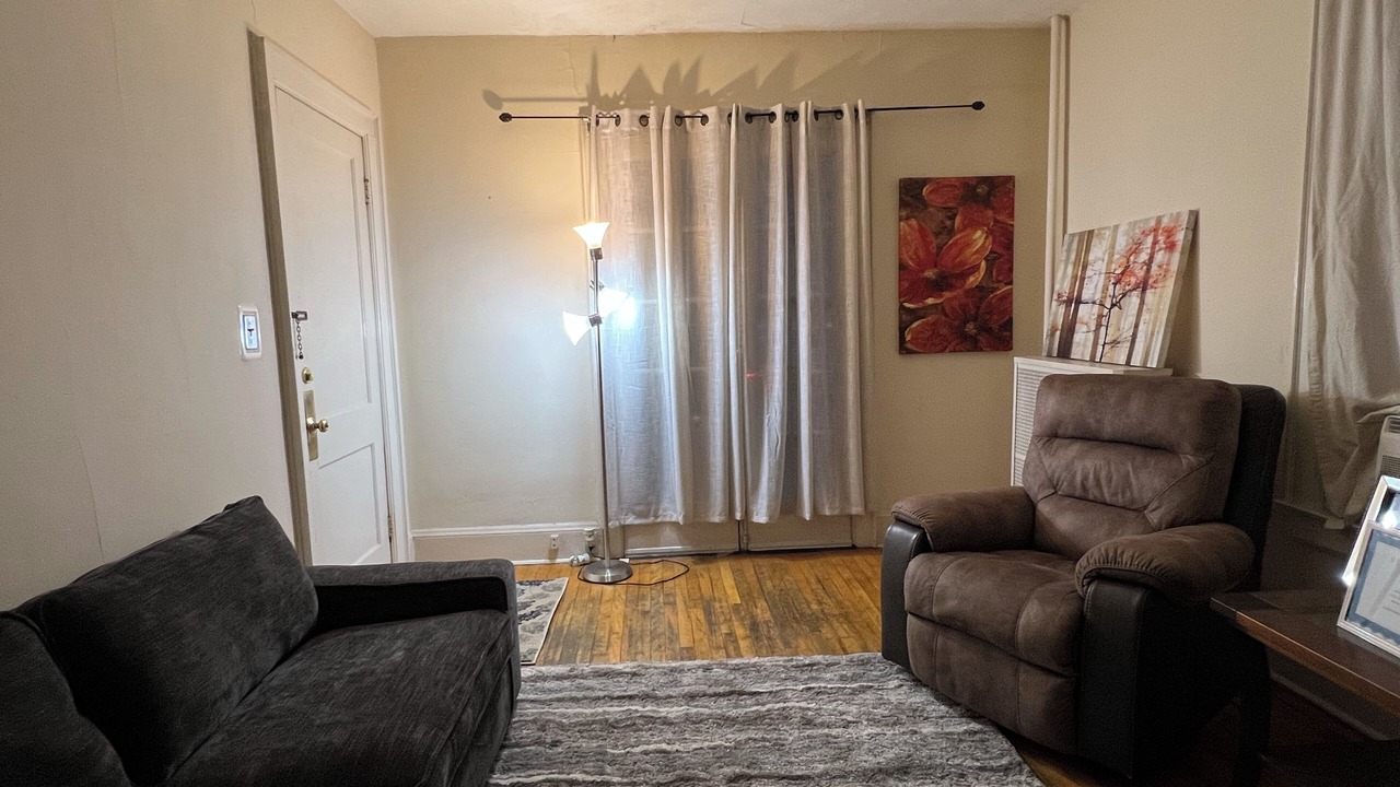 Photo of Livingroom in Utica