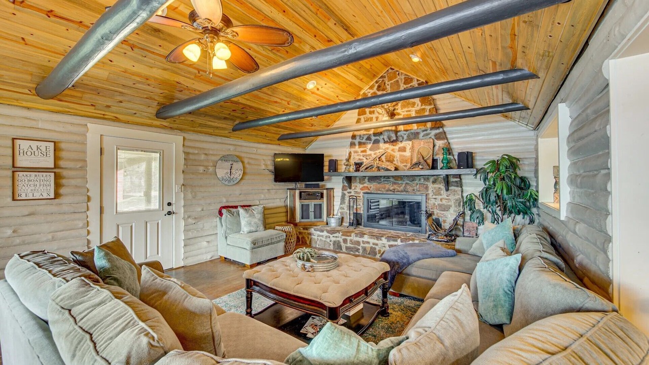 Photo of Livingroom in Jefferson